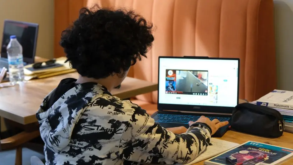Belajar Online di Daerah: Antara Peluang dan Tantangan